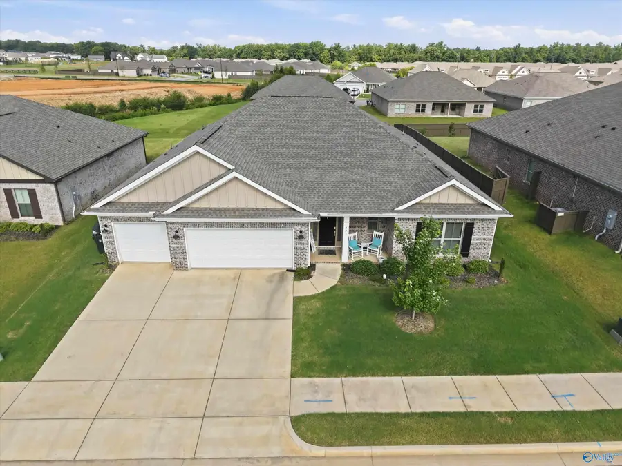 225 Hannaway Circle, Madison, AL 35757 - #2