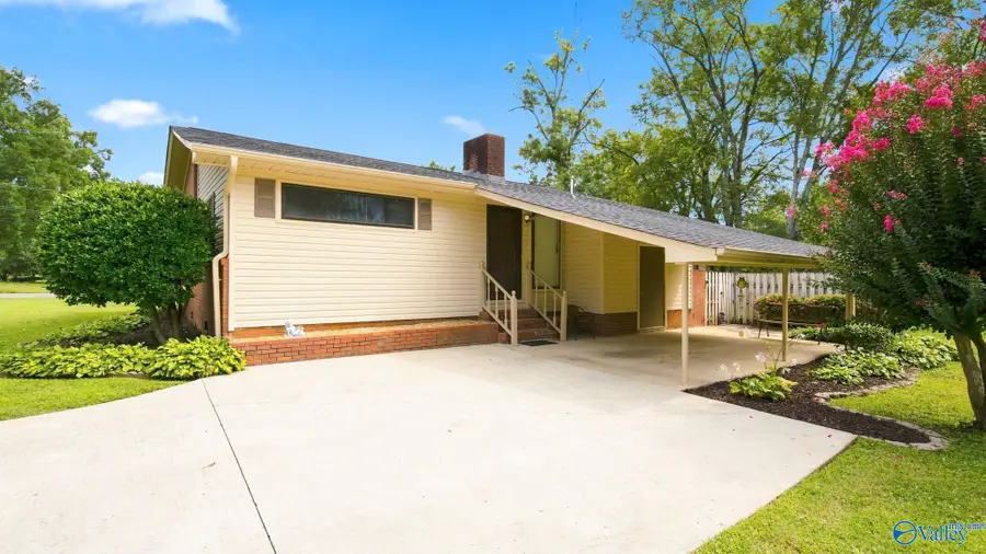 712 Washington Circle, Scottsboro, AL 35768 - #2