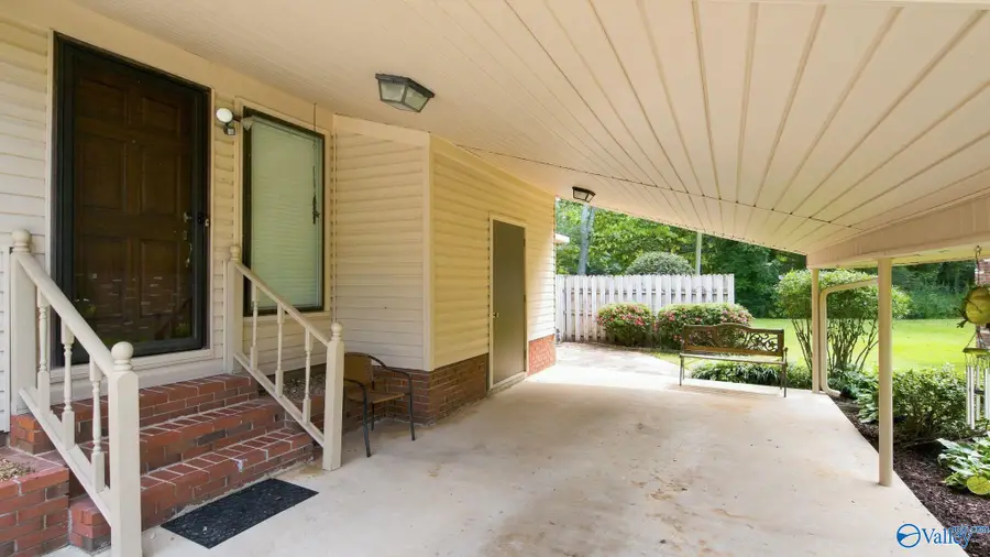 712 Washington Circle, Scottsboro, AL 35768 - #3