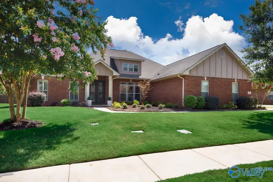 11 Holly Park Blvd Sw, Huntsville, AL 35824 - #2