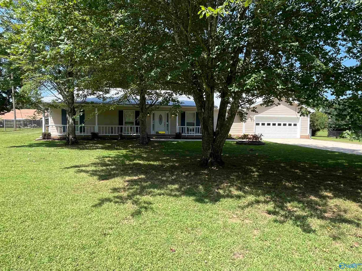 392 Quailwood Lane Se, Priceville, AL 35603 - #1