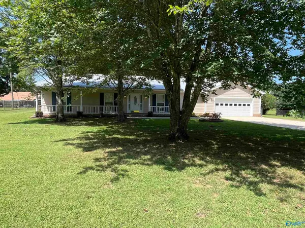 392 Quailwood Lane Se, Priceville, AL 35603