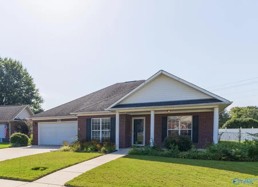 5207 Frankford Drive Se, Owens Cross Roads, AL 35763 - #3