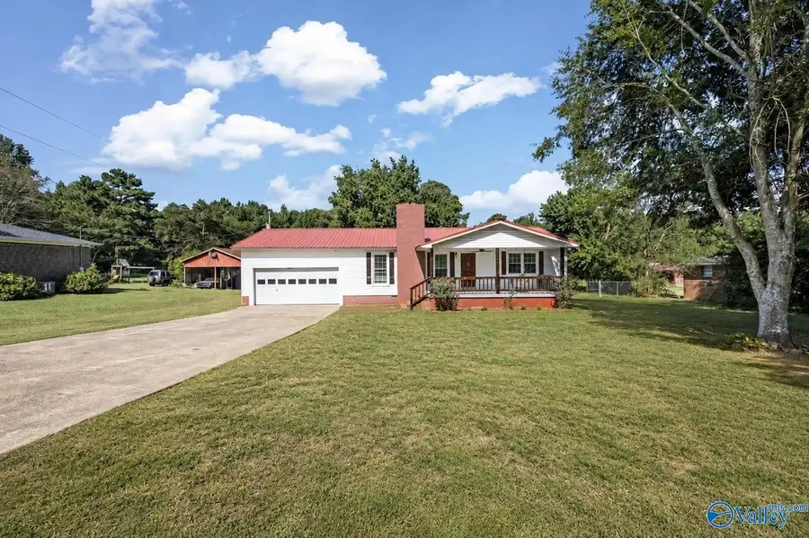 205 Oak Drive, Boaz, AL 35956 - #2