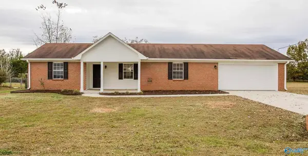 110 Gardencove Circle, Huntsville, AL 35811