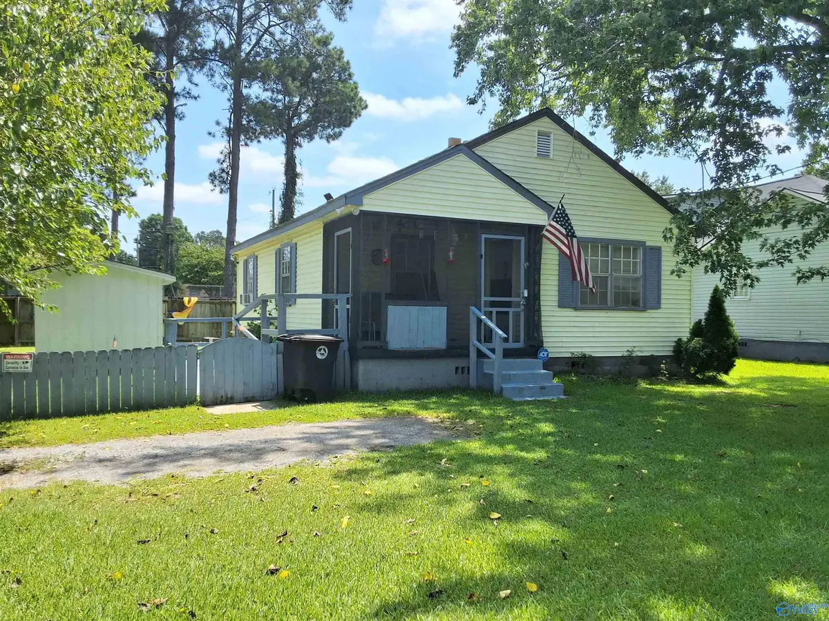 902 Wilbanks Avenue, Gadsden, AL 35903 - #1