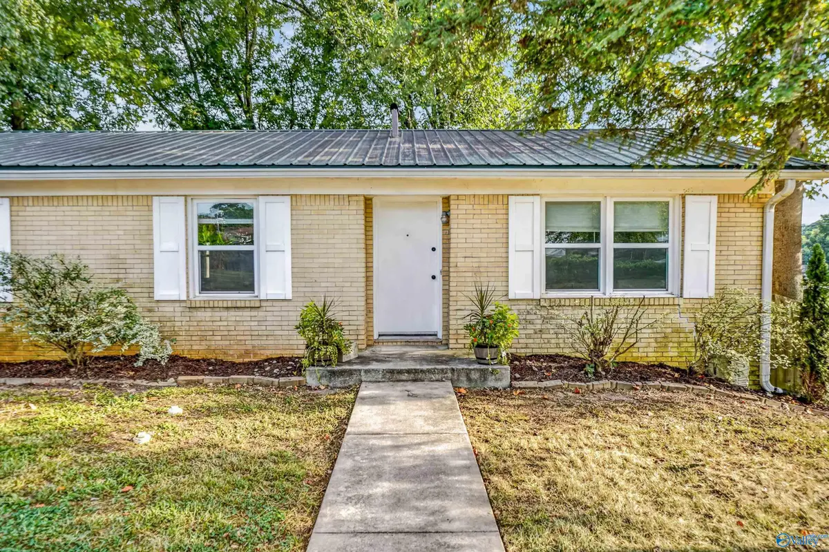 3813 SW Belvoir Drive Sw, Huntsville, AL 35805 - #1