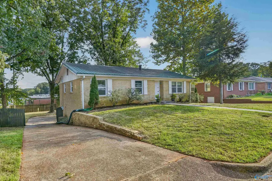 3813 SW Belvoir Drive Sw, Huntsville, AL 35805 - #3