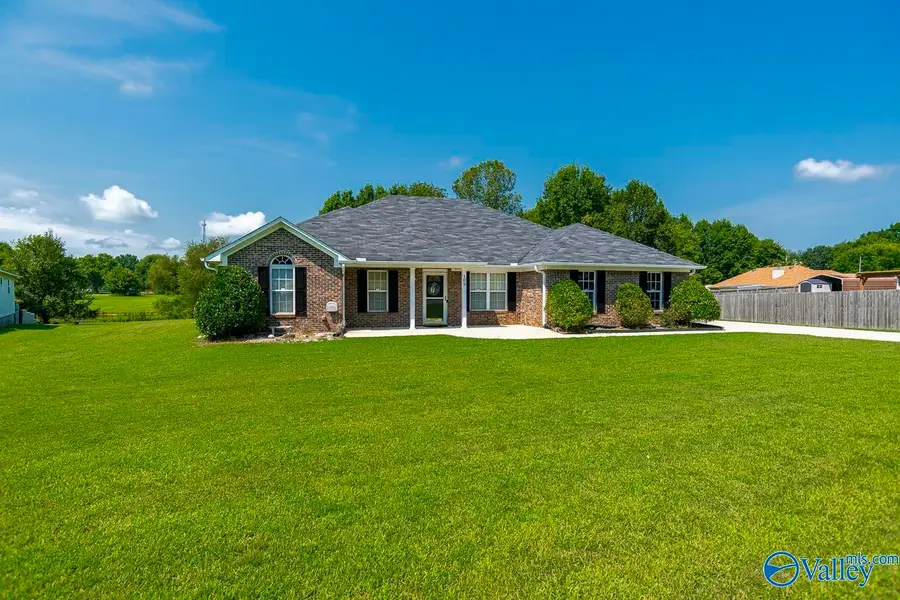 102 Meadow Lake Circle, Ardmore, AL 35739 - #3