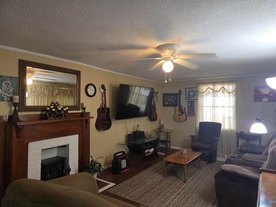 405 Short Street Se, Hartselle, AL 35640 - #2