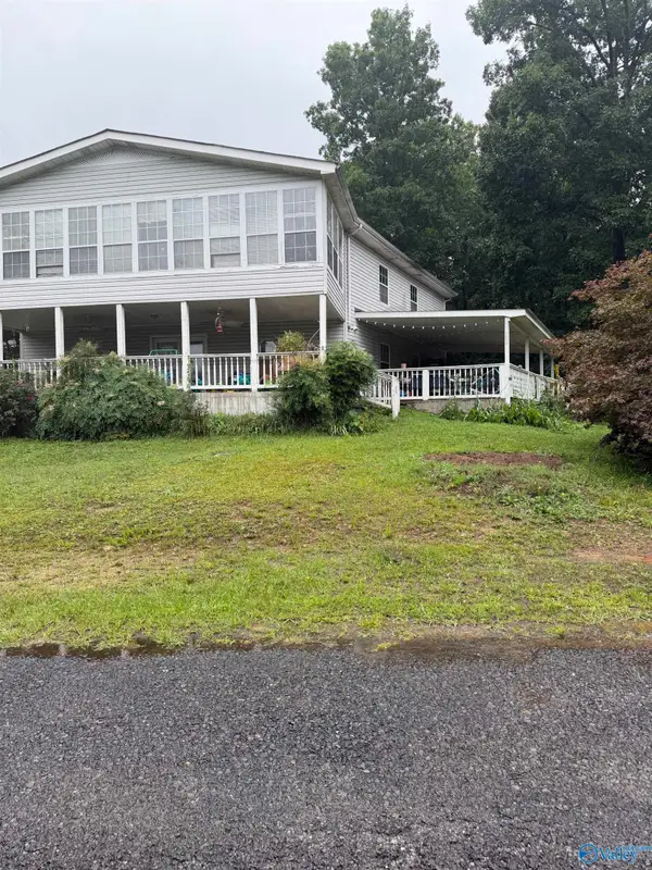 105 Granada Lane, Guntersville, AL 35976