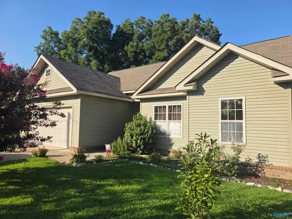 1204 White Street Nw, Hartselle, AL 35640