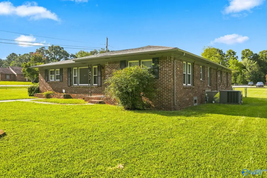 141 Hamaker Street, Decatur, AL 35603 - #2