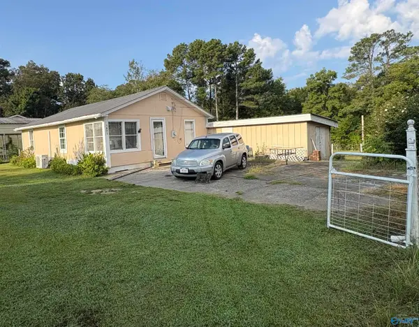 1571 Snow Point Road, Guntersville, AL 35976