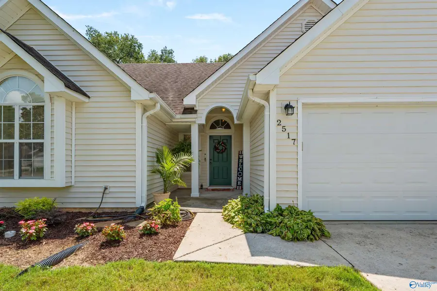 2517 Bonnie Oaks Drive Sw, Huntsville, AL 35803 - #2