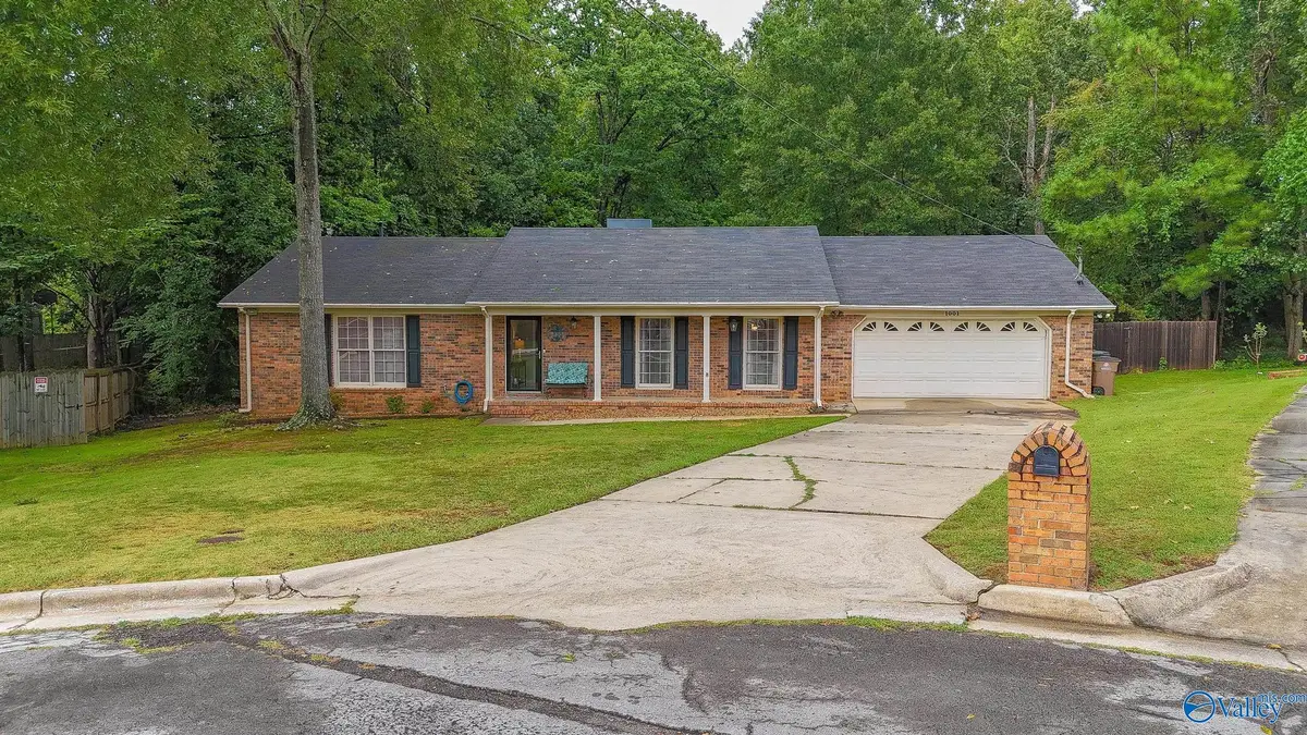 1001 Forest Place Sw, Decatur, AL 35603 - #1