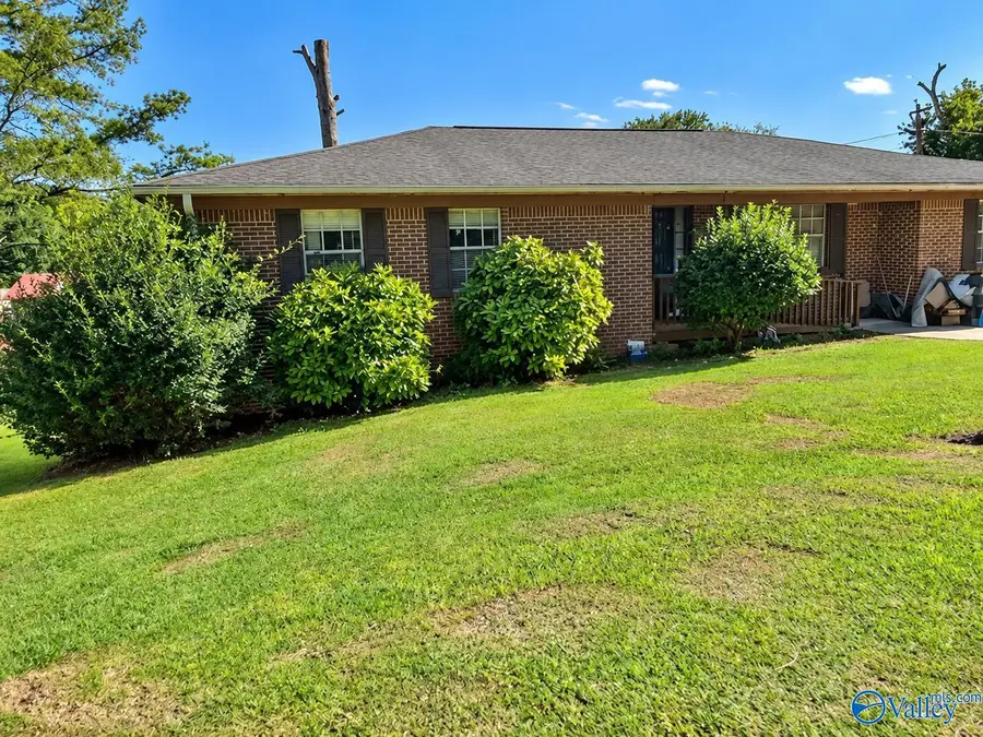 1111 Mountain Brook Drive, Gadsden, AL 35901 - #2