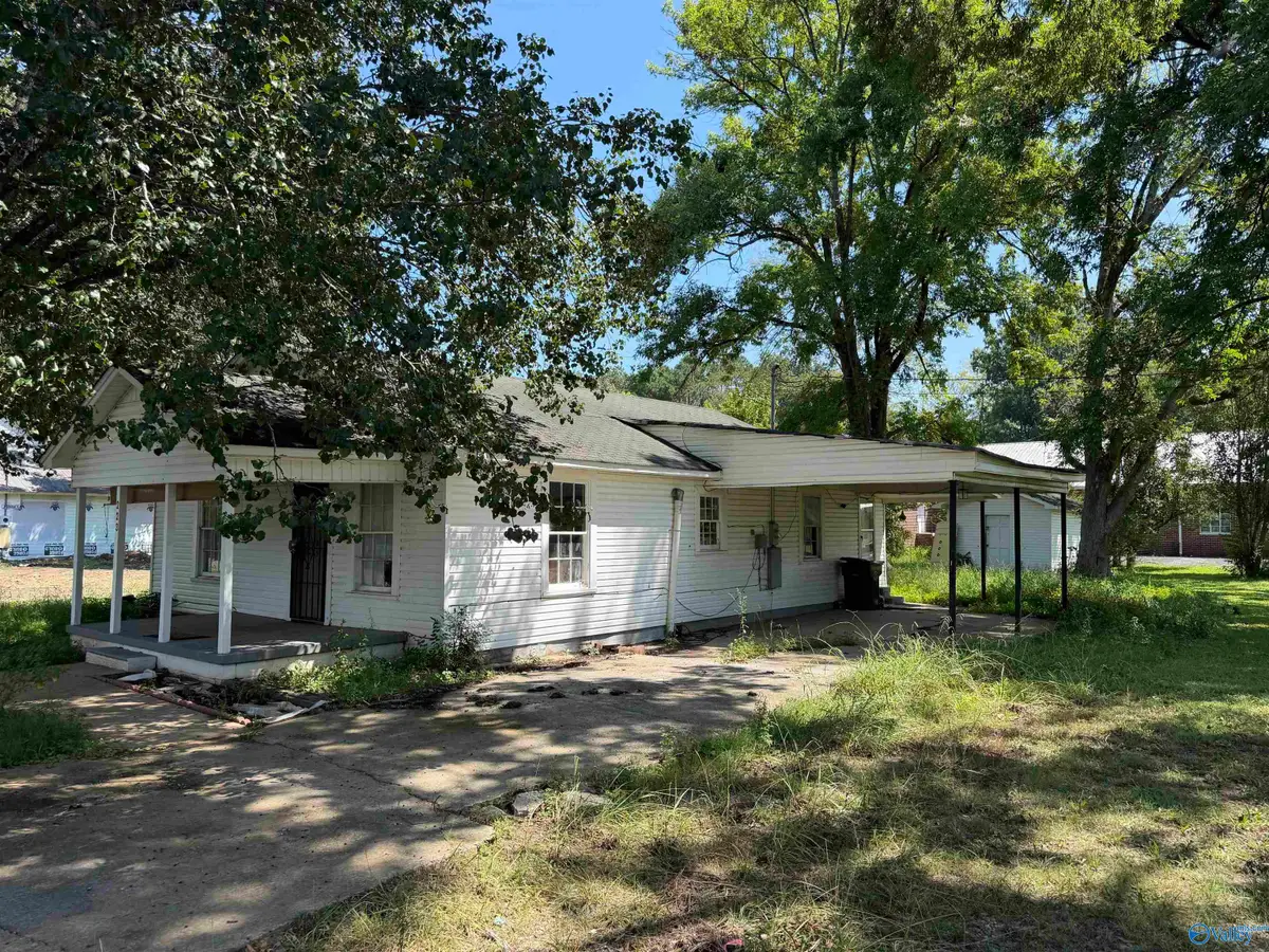 223 Vann Street, Scottsboro, AL 35768 - #1