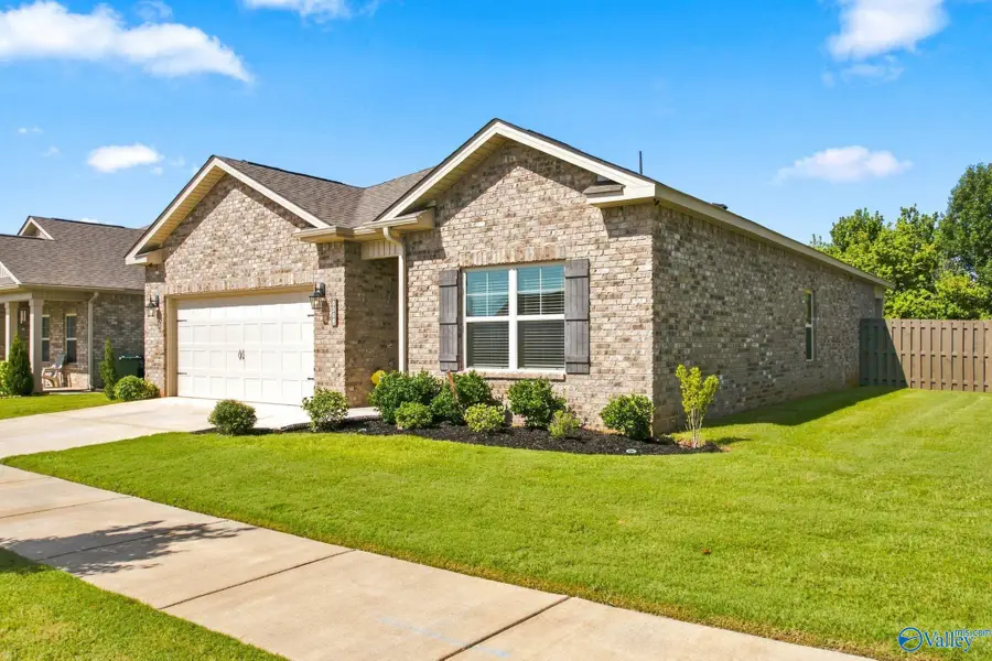 6568 Jacaranda Drive Nw, Huntsville, AL 35806 - #2