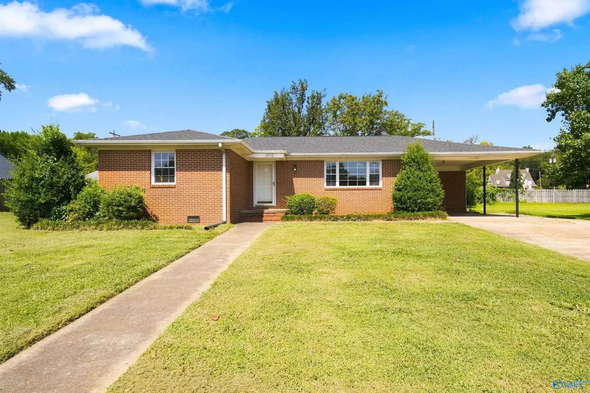 1010 Blount Avenue, Guntersville, AL 35976 - #1
