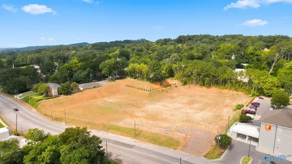624 Gunter Avenue, Guntersville, AL 35976