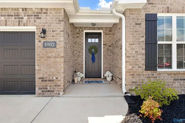 1902 Dawn Court Se, Hartselle, AL 35640