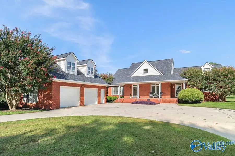 400 Plantation Pointe Road, Scottsboro, AL 35768 - #2