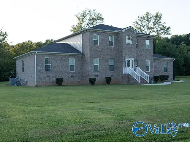 204 Carolyn Street, Bridgeport, AL 35740 - #1