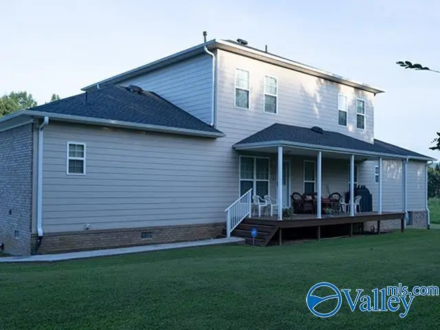 204 Carolyn Street, Bridgeport, AL 35740 - #2