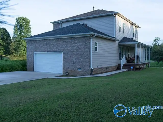 204 Carolyn Street, Bridgeport, AL 35740 - #3
