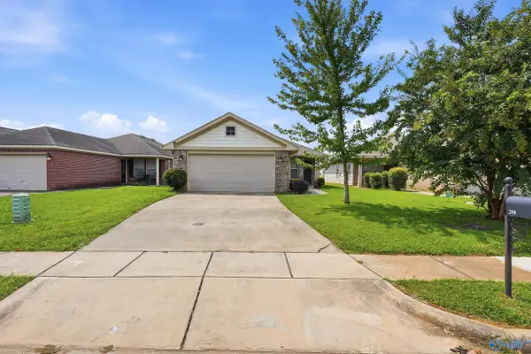 208 Bermuda Lakes Drive, Meridianville, AL 35759