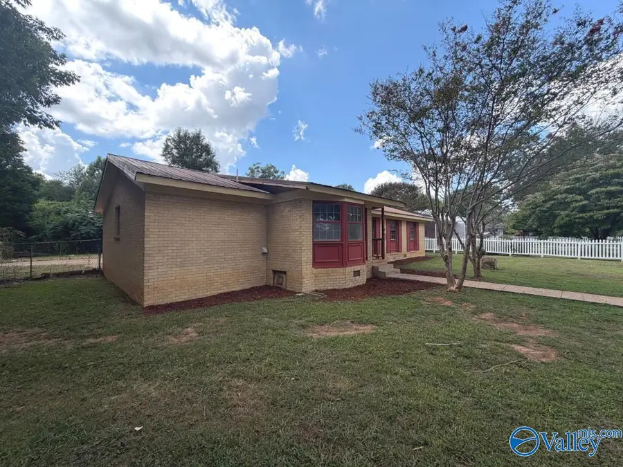 401 S Edgemont Circle Nw, Huntsville, AL 35811 - #3