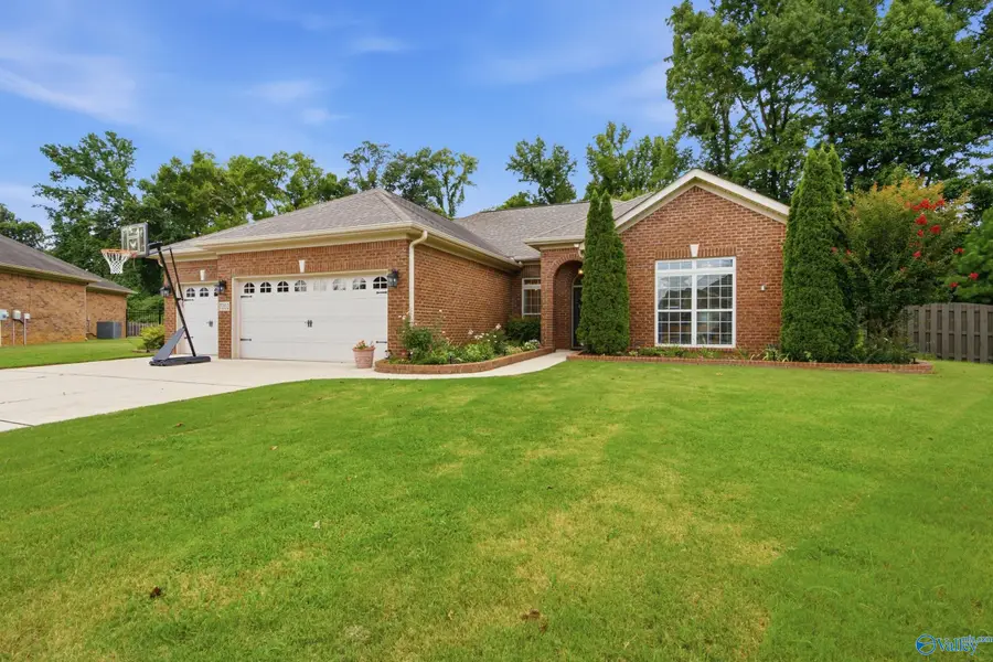 7202 Avonwood Lane Se, Owens Cross Roads, AL 35763 - #2