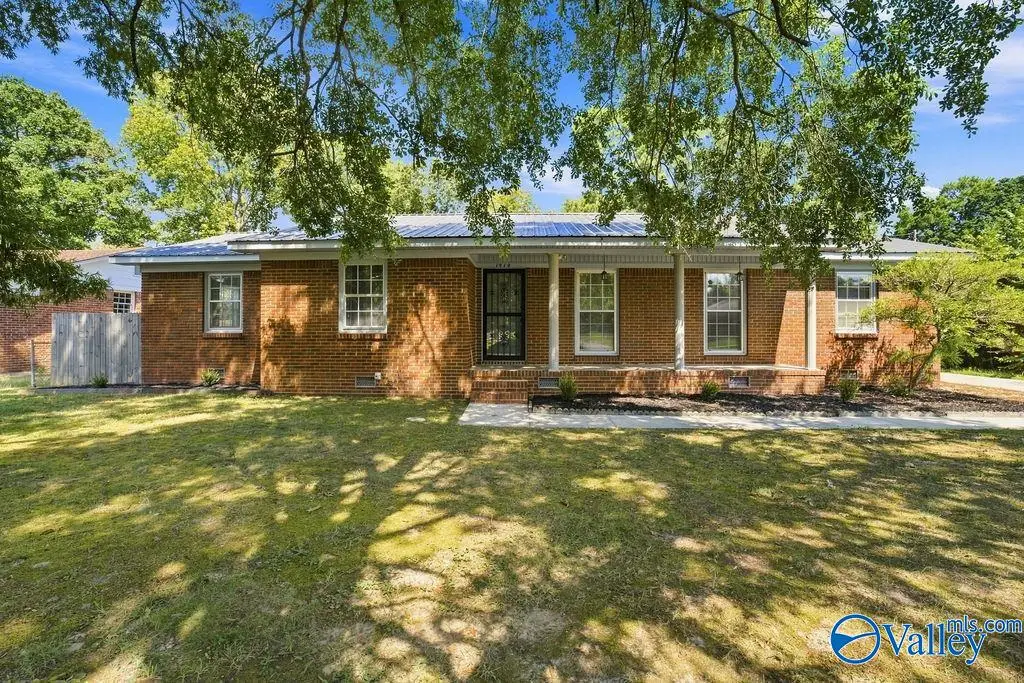 1910 Azalea Circle Sw, Decatur, AL 35601 - #1