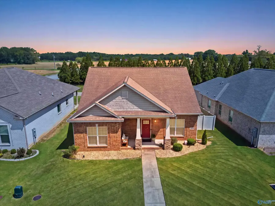 1004 Ashenbury Park Sw, Decatur, AL 35603 - #2