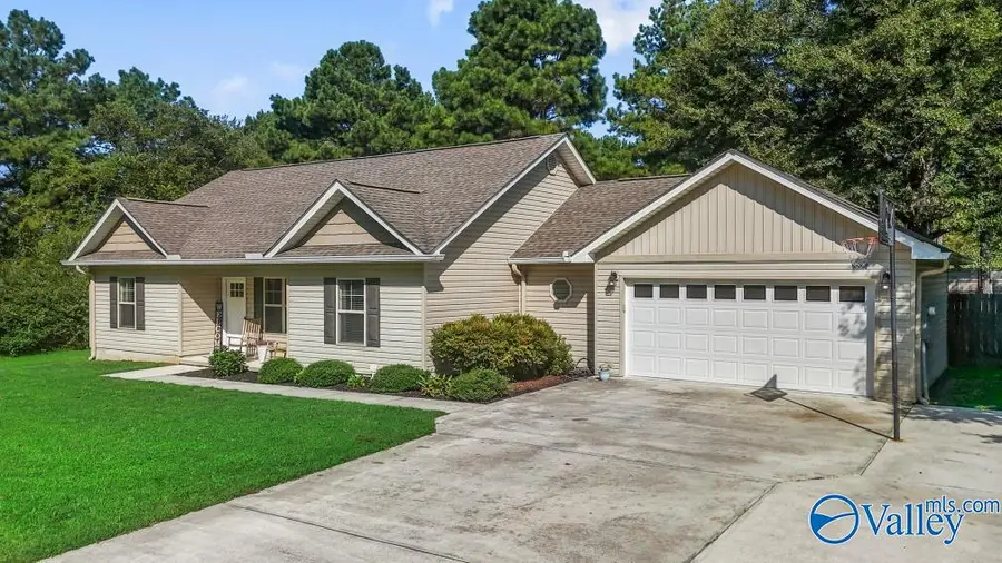 64 Central Henderson Road, Boaz, AL 35957 - #3