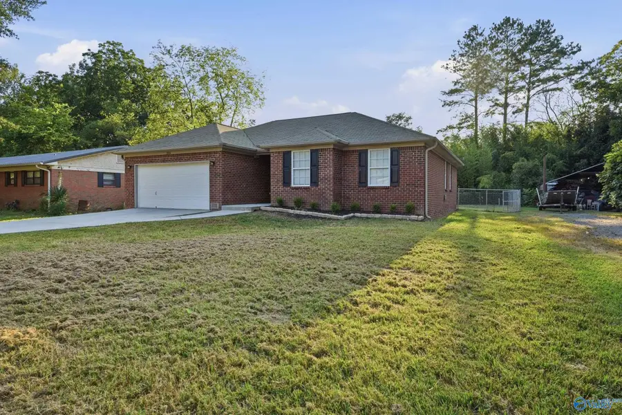 806 Garden Drive, Scottsboro, AL 35768 - #2