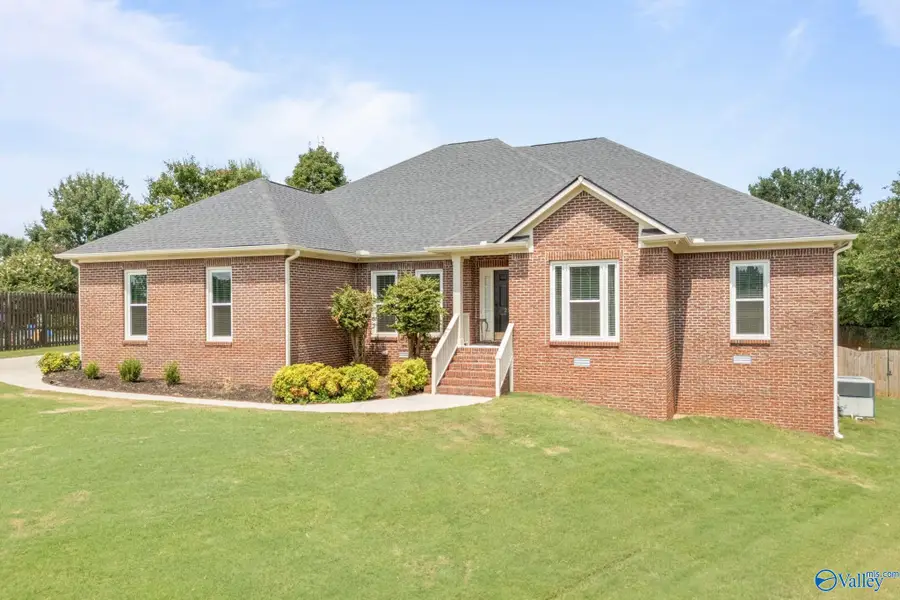 253 Natchez Trail, Huntsville, AL 35806 - #2