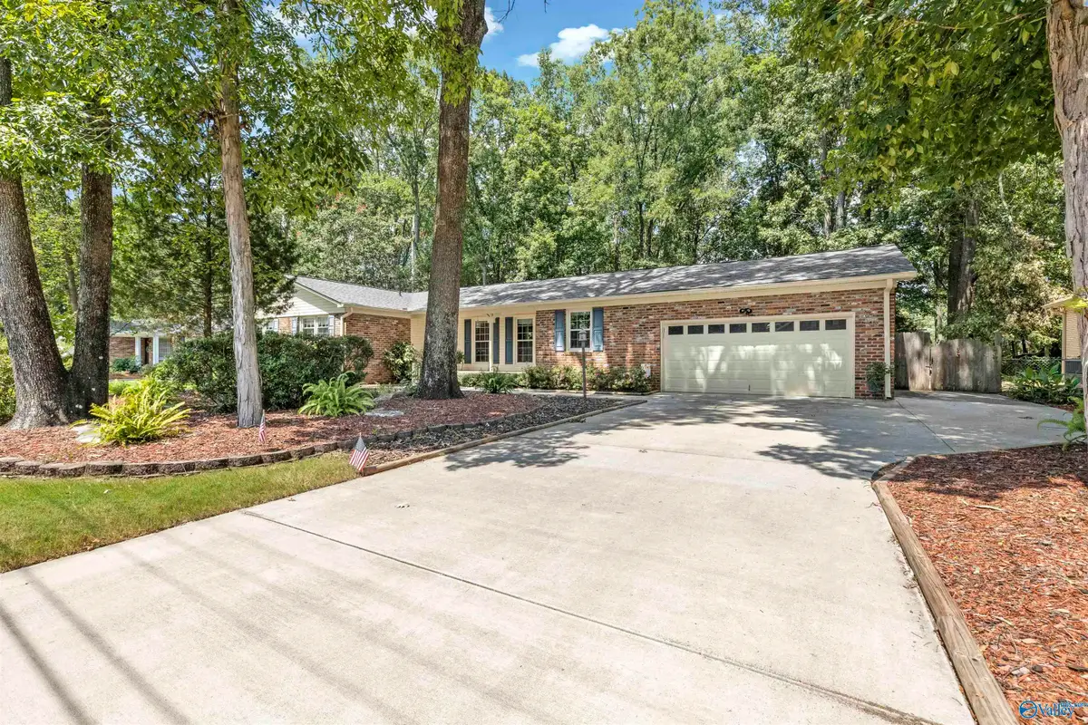 823 Harrisburg Drive Se, Huntsville, AL 35802 - #1