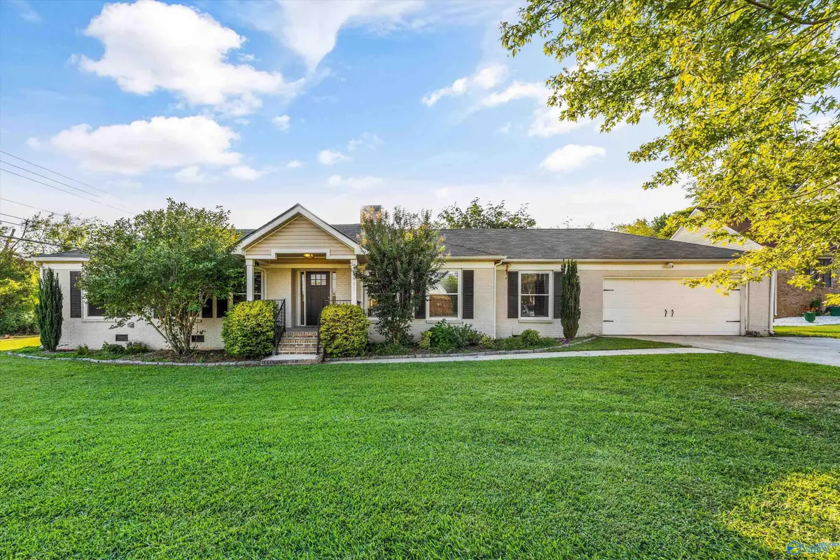 6401 Eric Street Nw, Huntsville, AL 35810 - #1