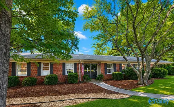 2406 Greenwood Drive, Decatur, AL 35601