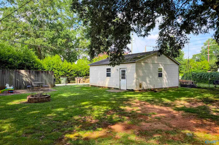 2406 Greenwood Drive, Decatur, AL 35601 - #3