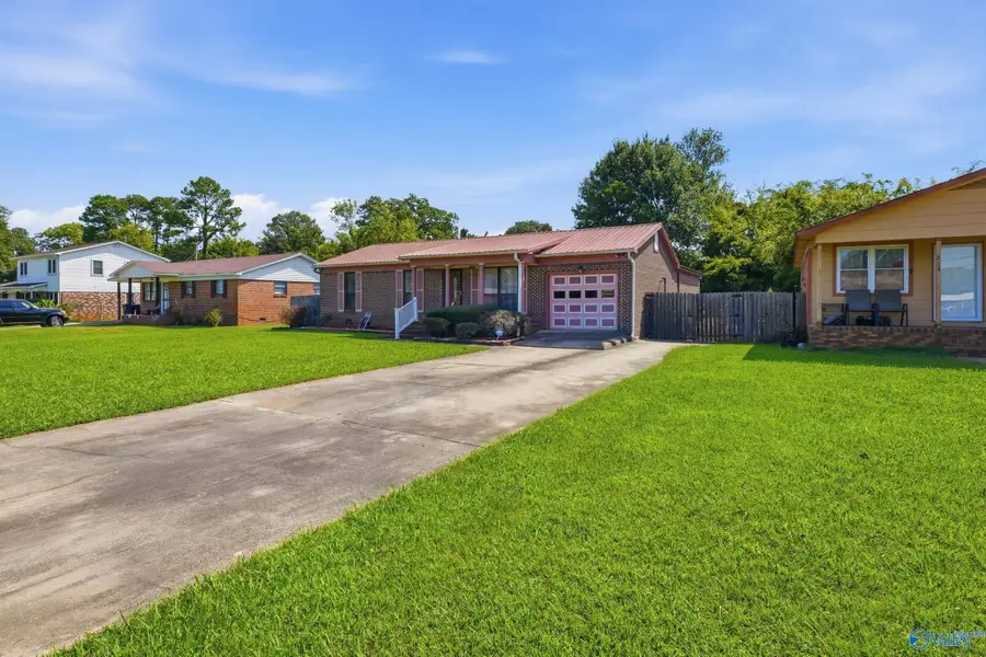 216 13th Avenue Nw, Decatur, AL 35601 - #2