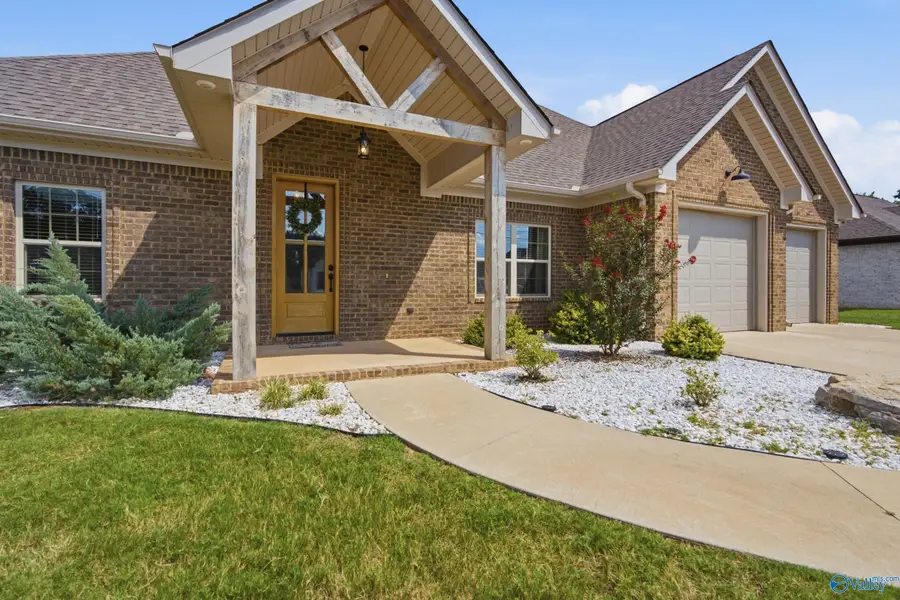 1211 Glendora Avenue, Tuscumbia, AL 35674 - #3