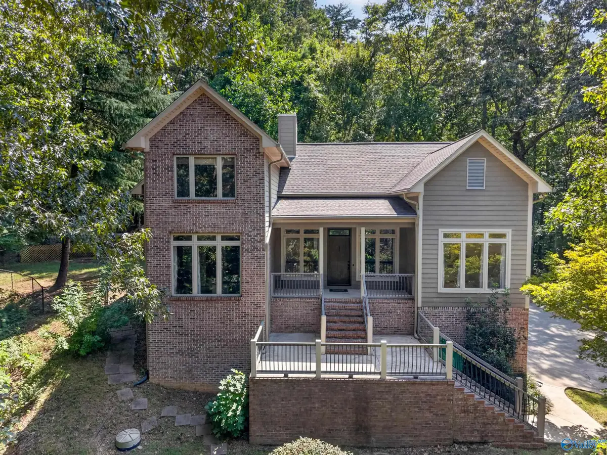 1372 Saint Andrews Pkwy, Oneonta, AL 35121 - #1