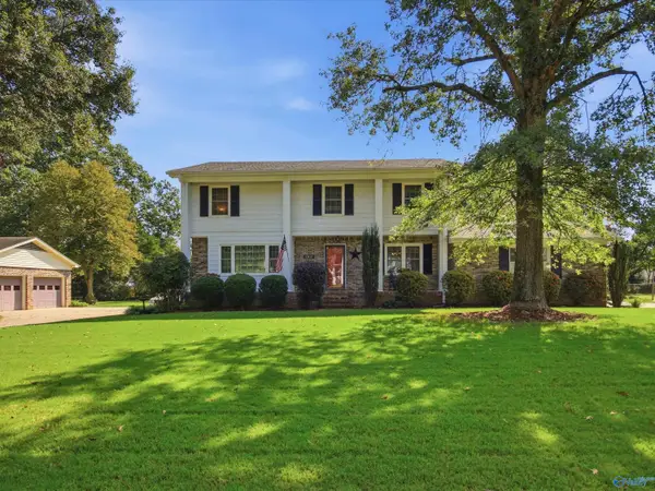 8907 Willow Hills Drive, Huntsville, AL 35802