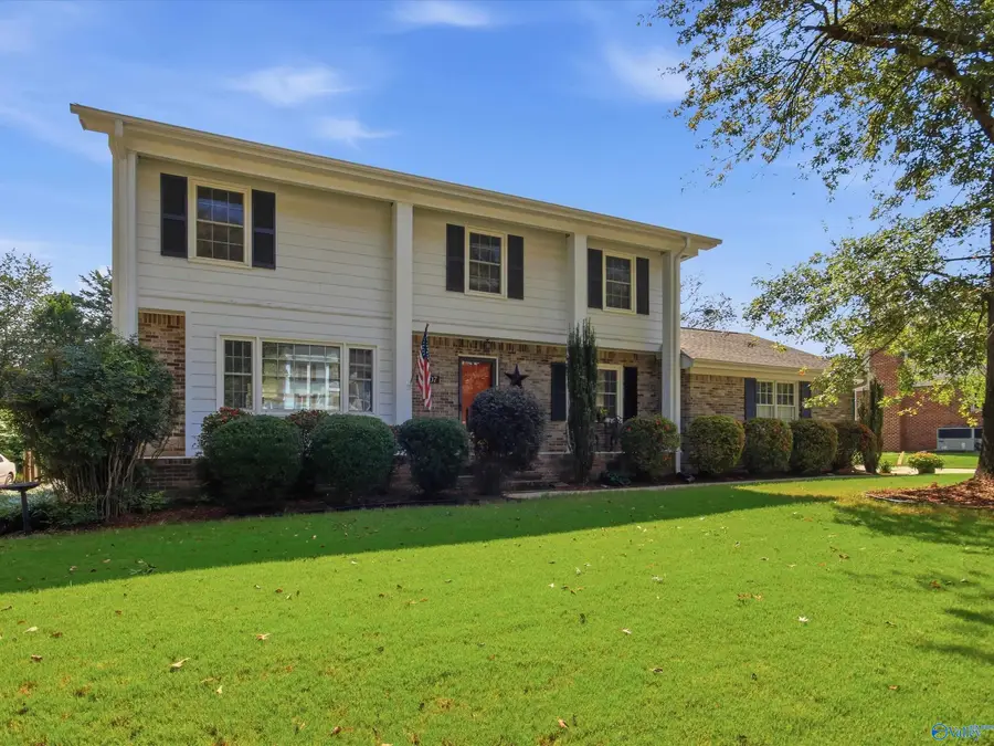 8907 Willow Hills Drive, Huntsville, AL 35802 - #3