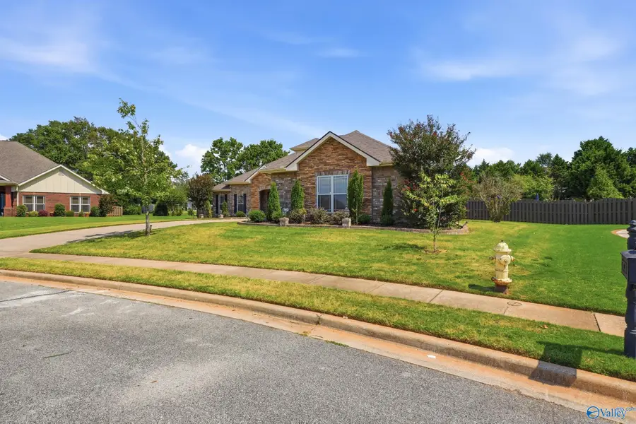 25 Bannut Court Sw, Huntsville, AL 35824 - #3