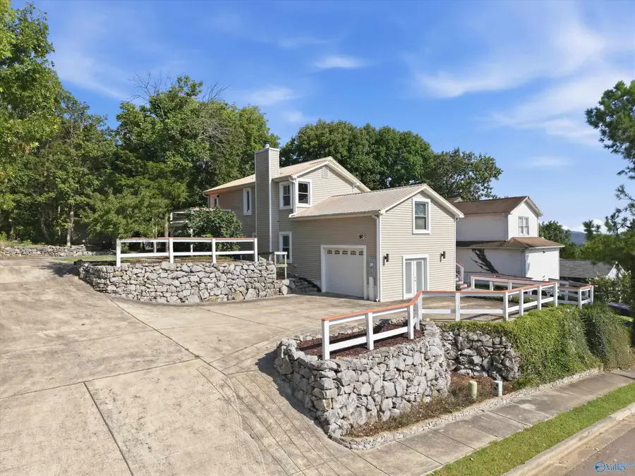 577 Farmingdale Road, Huntsville, AL 35803 - #3