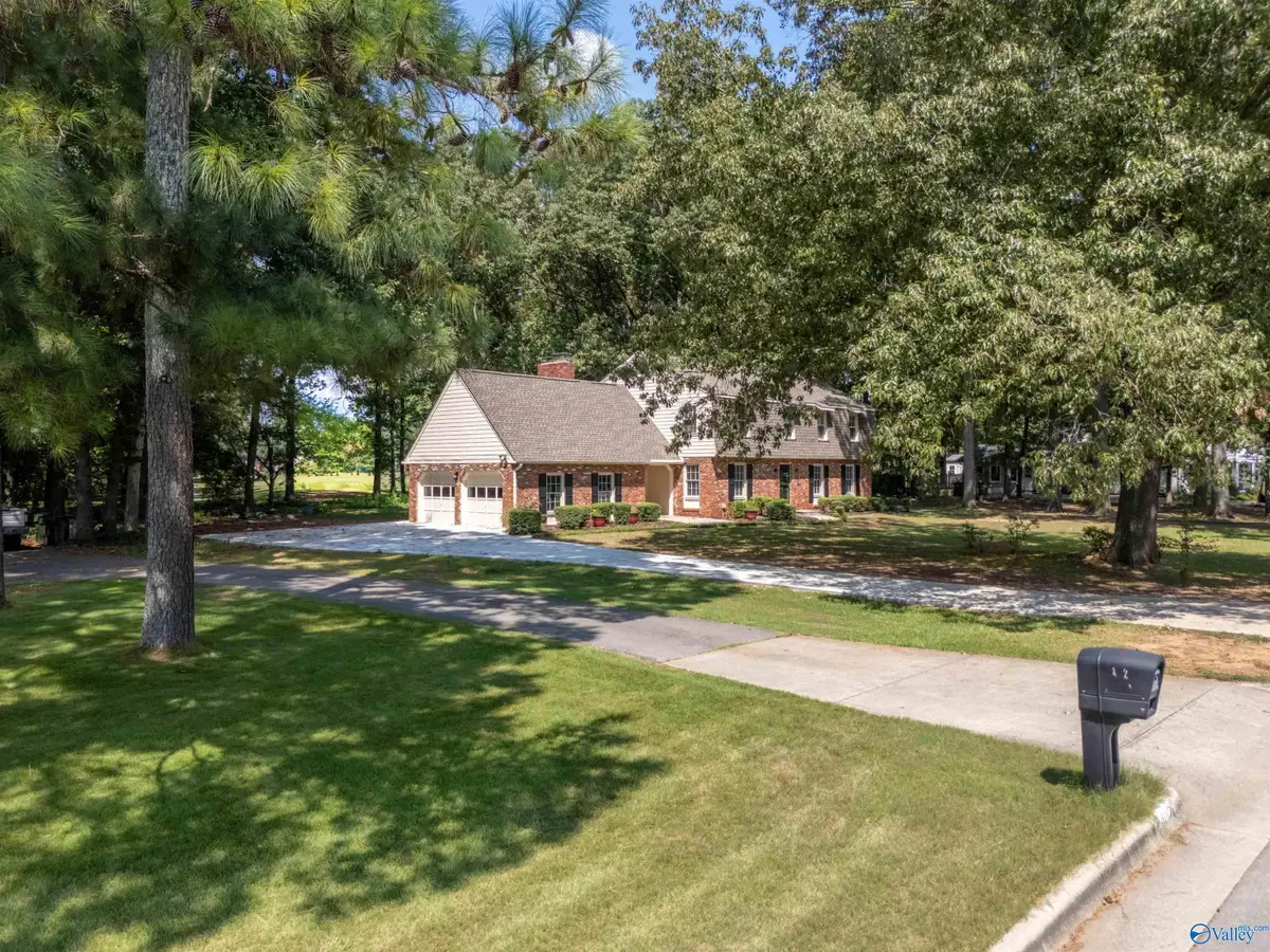 2404 Burningtree Drive Se, Decatur, AL 35603 - #1